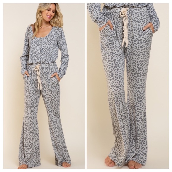 POL Leopard Flare Lounge Pants - Picture 2 of 14